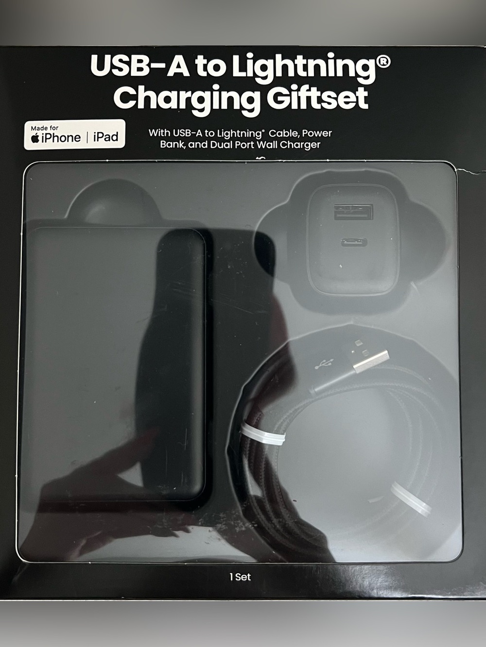 NIB USB-A to Lightning Charging Giftset - Black